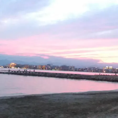 Rhode Vista Al Mar Roses